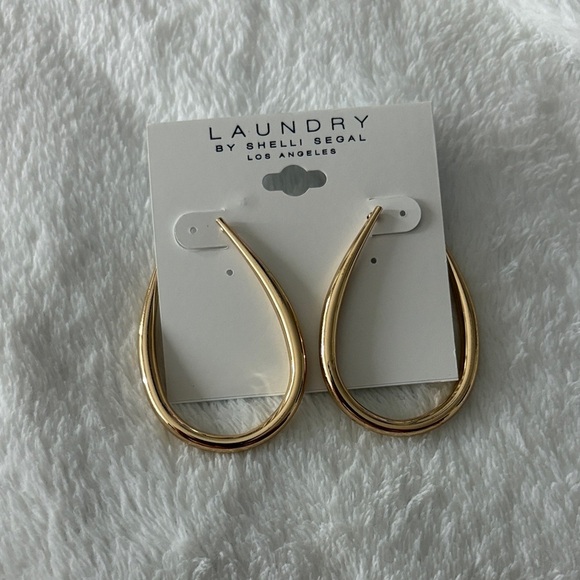 Laundry By Shelli Segal Gold Hoop Earrings - Picture 1 of 3